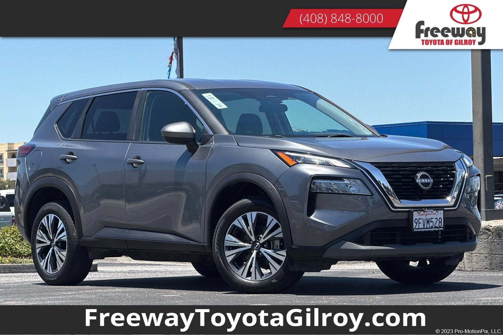 Used 2023 Nissan Rogue SV FWD image 1