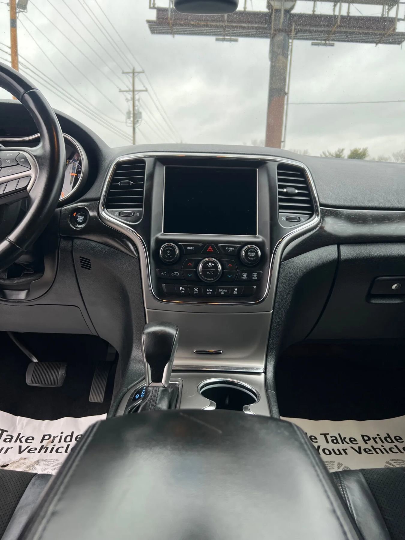 Used 2018 Jeep Grand Cherokee Laredo image 16