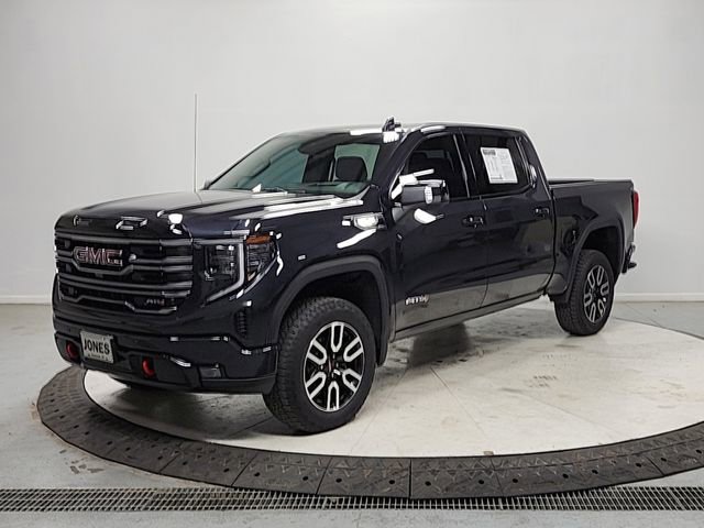 Used 2025 GMC Sierra 1500 AT4 w/ Technology Package AWD/4WD image 3