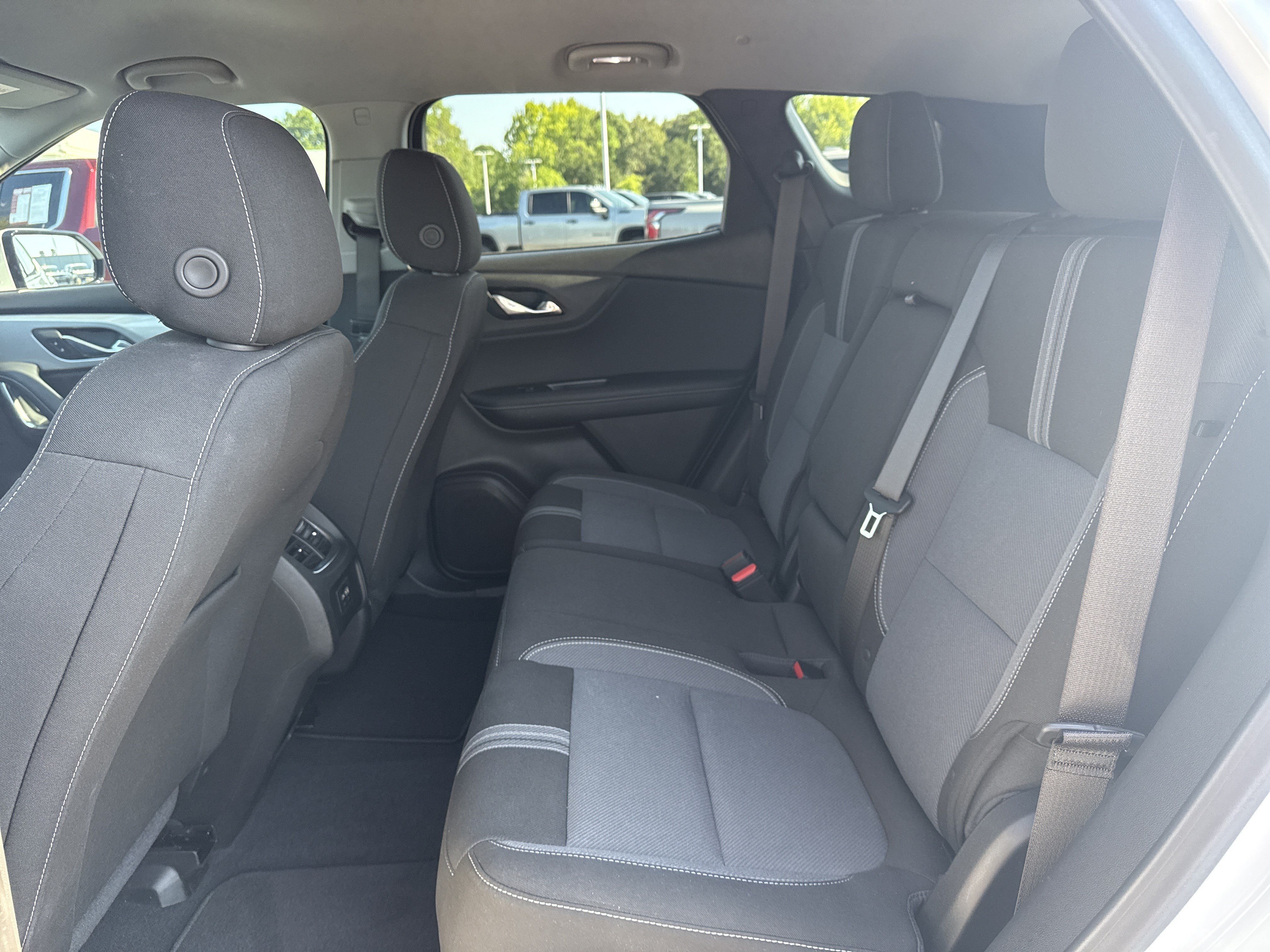 Used 2023 Chevrolet Blazer LT FWD image 29