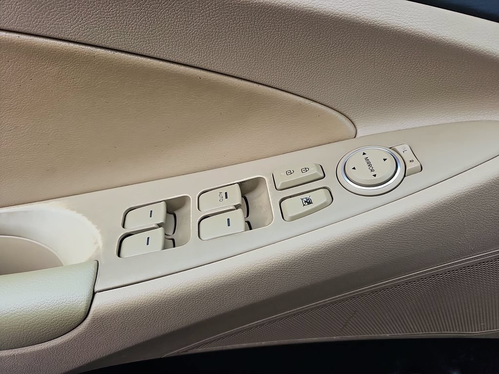 Used 2013 Hyundai Sonata GLS w/ Popular Equipment Pkg FWD image 25