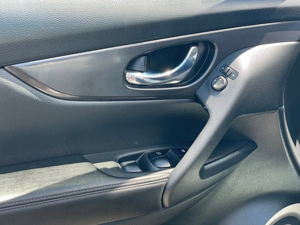 Certified 2020 Nissan Rogue SV AWD/4WD image 13