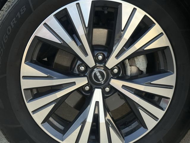 Used 2023 Nissan Rogue SV FWD image 9