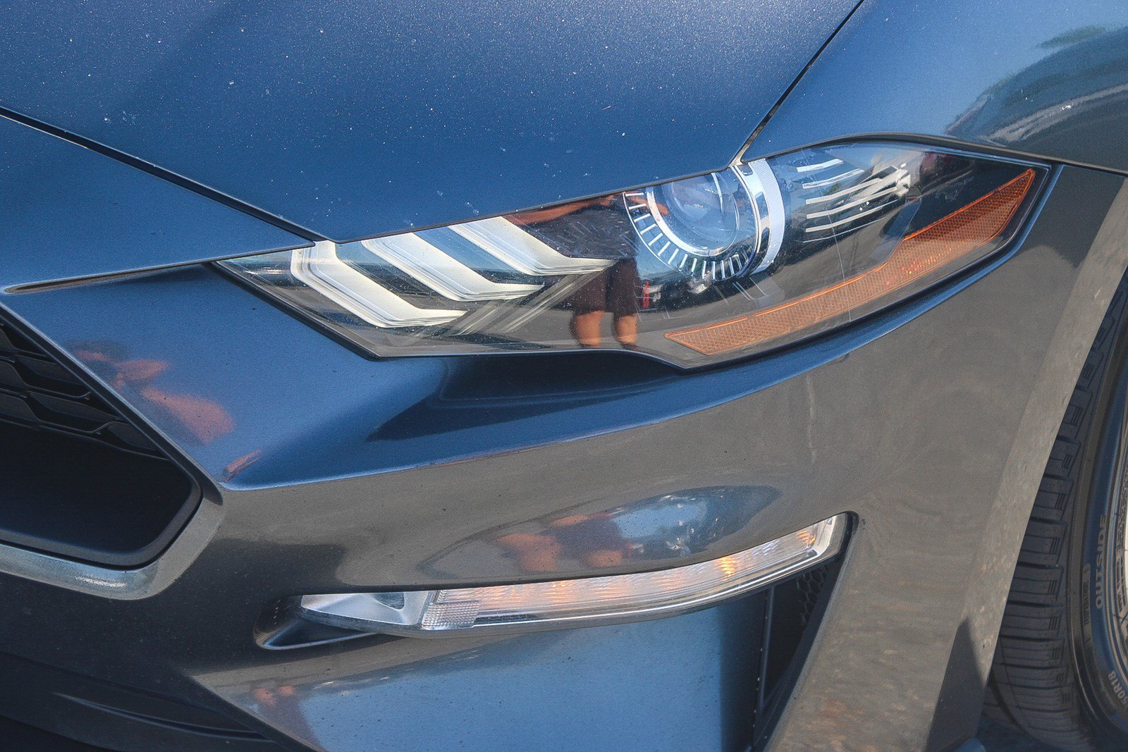 Used 2020 Ford Mustang Premium RWD image 5