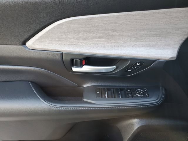 Used 2024 Toyota Grand Highlander Platinum image 17