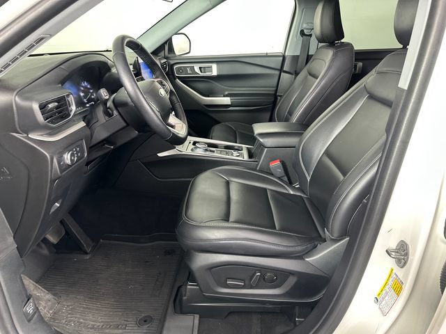 Used 2022 Ford Explorer XLT w/ Equipment Group 202A AWD/4WD image 20