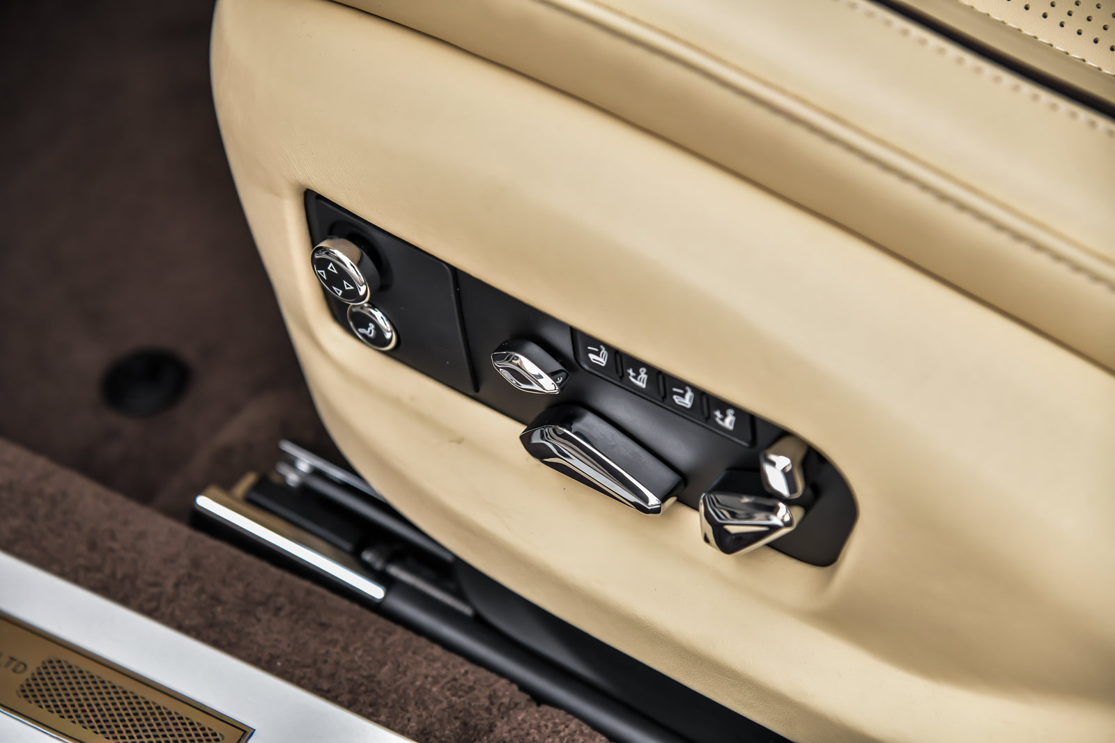Certified 2021 Bentley Flying Spur V8 AWD/4WD image 31