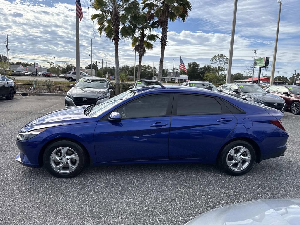 Used 2023 Hyundai Elantra SE image 7