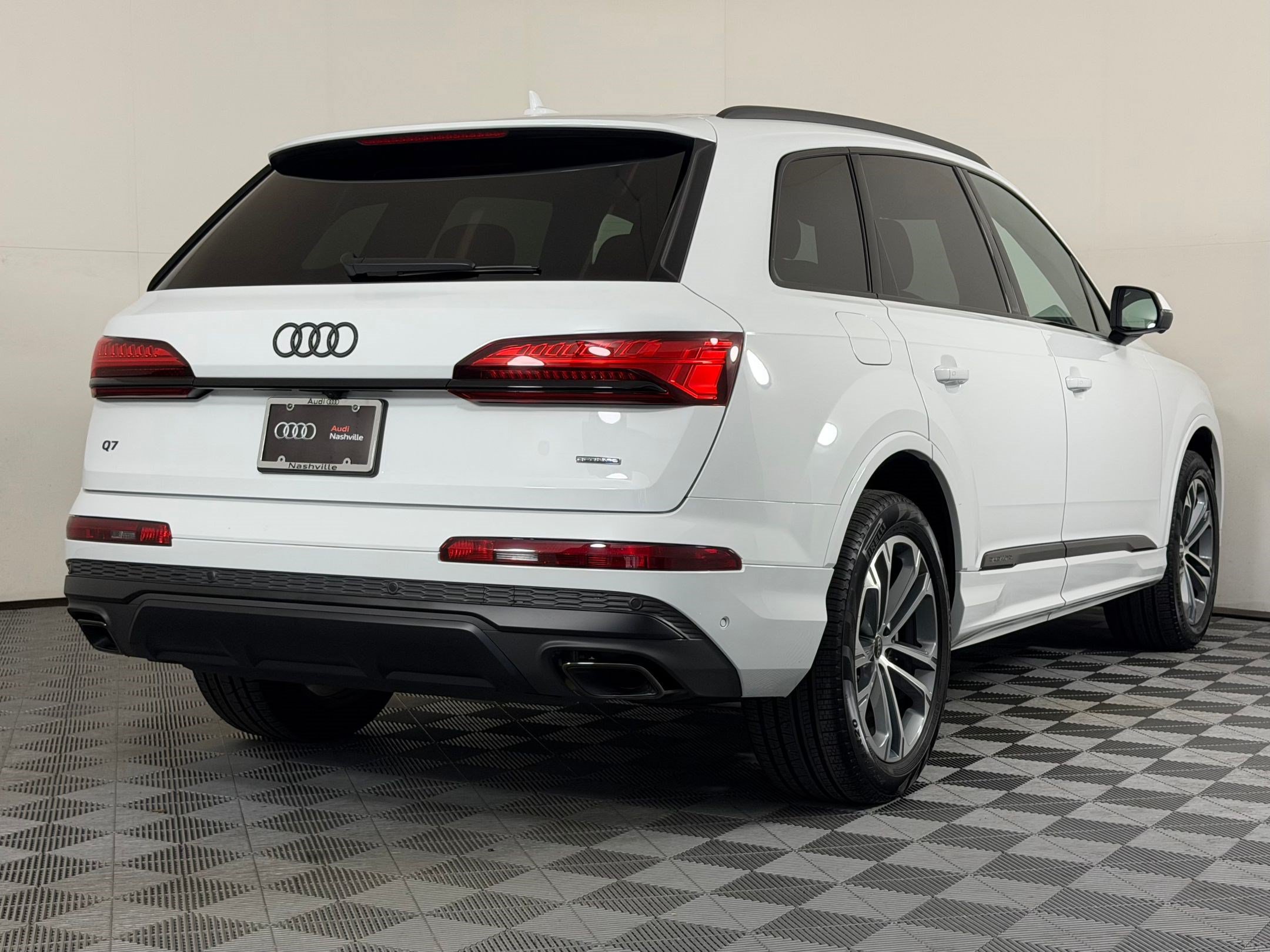 Certified 2026 Audi Q7 2.0T Premium w/ Convenience Plus Package AWD/4WD image 9