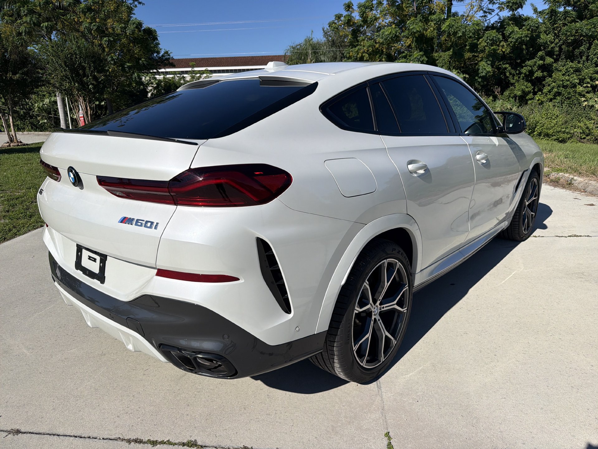 Certified 2026 BMW X6 M60i AWD/4WD image 4