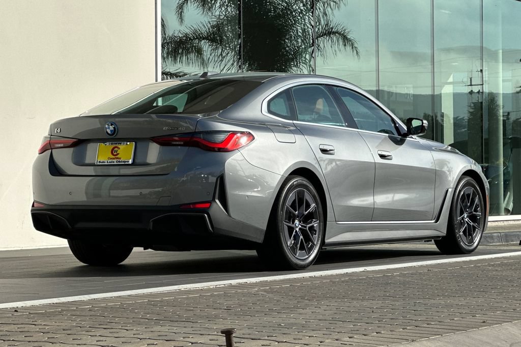 Used 2023 BMW i4 eDrive40 RWD image 3