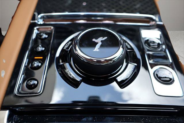 Certified 2023 Rolls-Royce Cullinan Black Badge AWD/4WD image 33