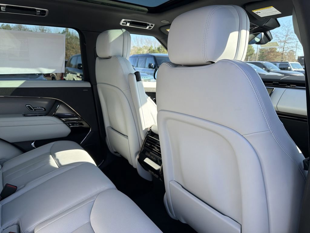 New 2026 Land Rover Range Rover Sport SE image 17