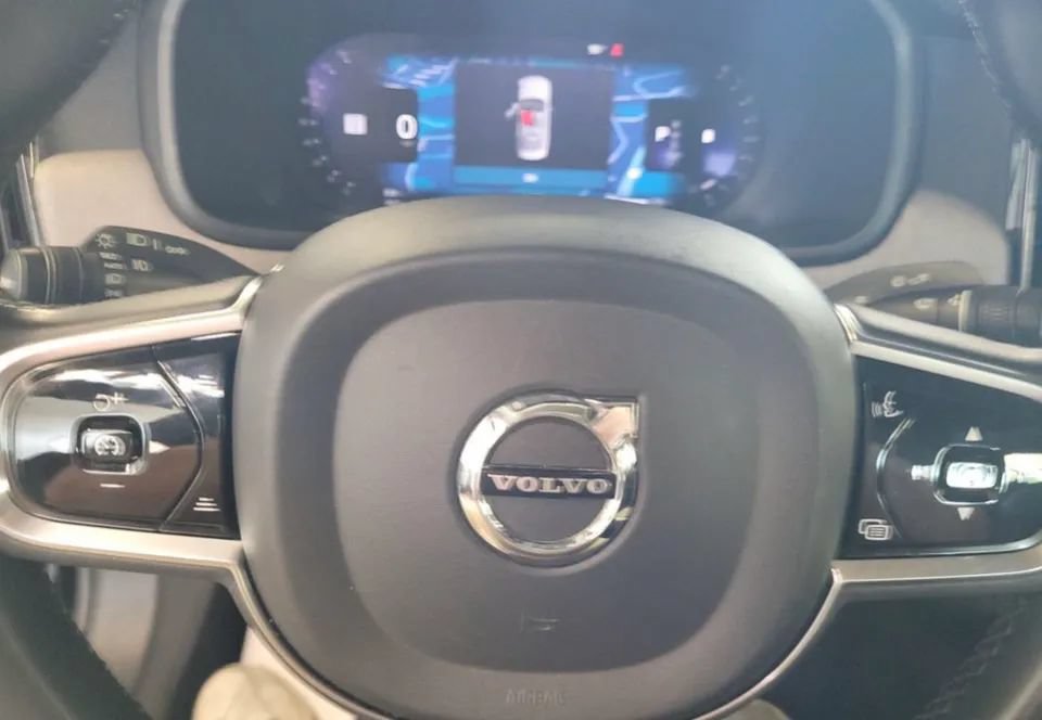 Used 2023 Volvo S90 B6 Plus AWD/4WD image 11