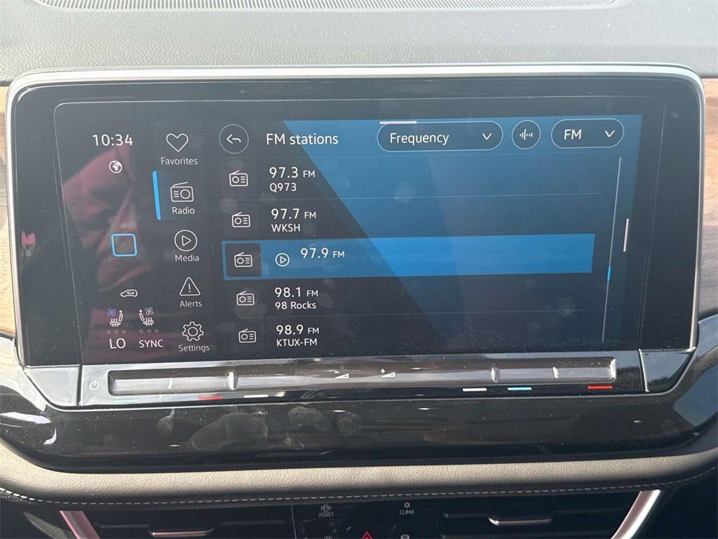 New 2025 Volkswagen Atlas SE image 17