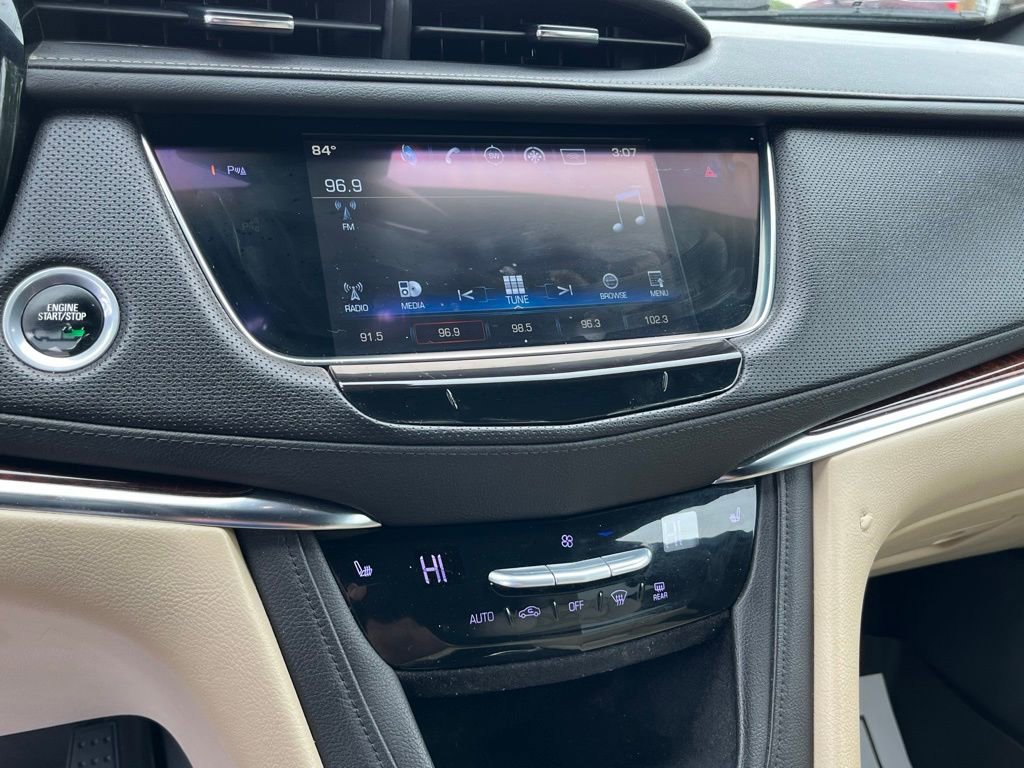 Used 2017 Cadillac XT5 Luxury w/ Driver Awareness Package AWD/4WD image 13