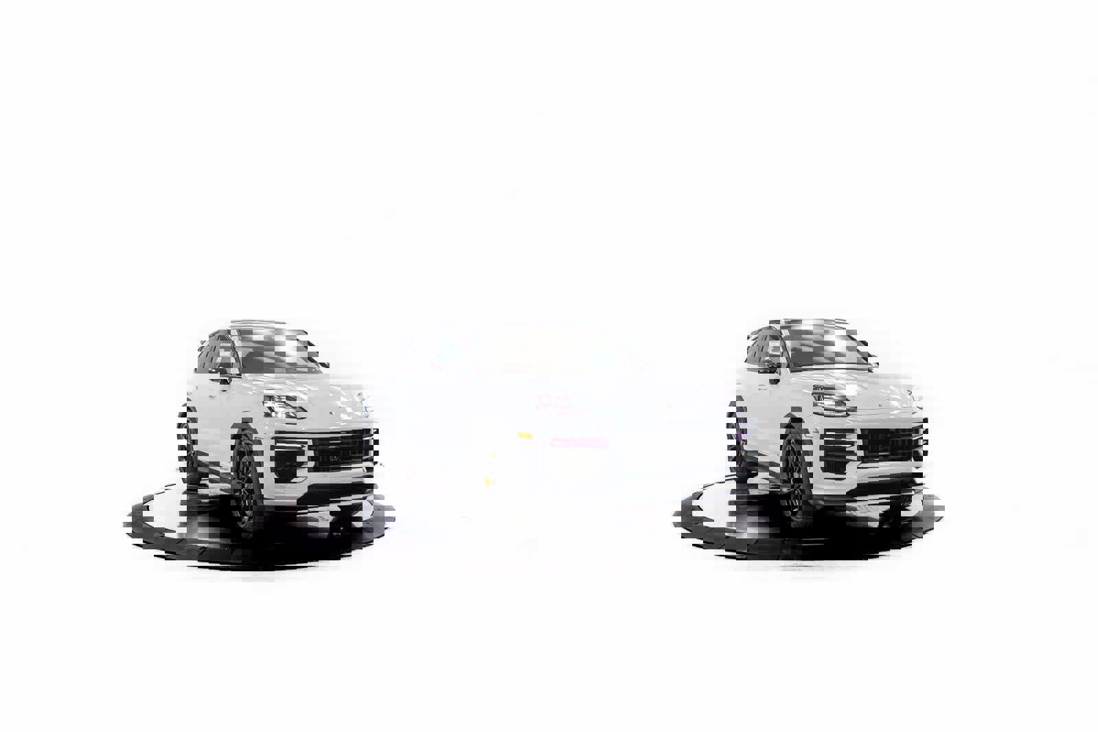 New 2026 Porsche Cayenne Turbo GT image 9