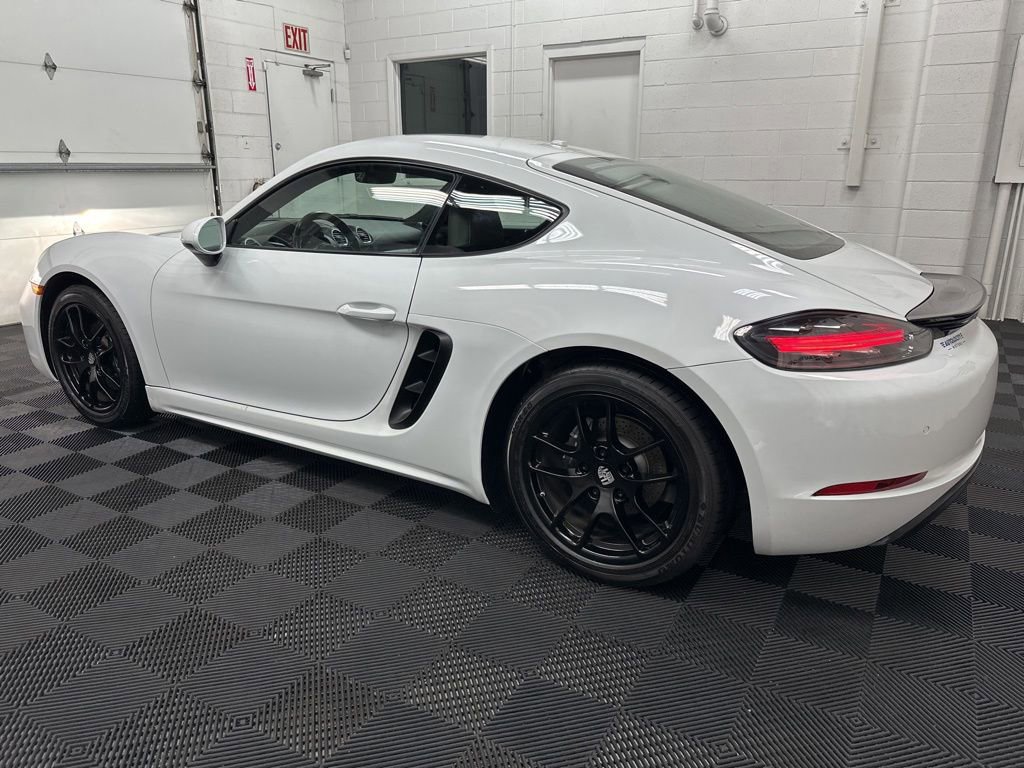 Used 2019 Porsche 718 Cayman RWD image 7
