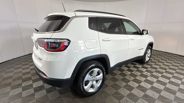 Used 2019 Jeep Compass Latitude w/ Popular Equipment Group AWD/4WD image 2