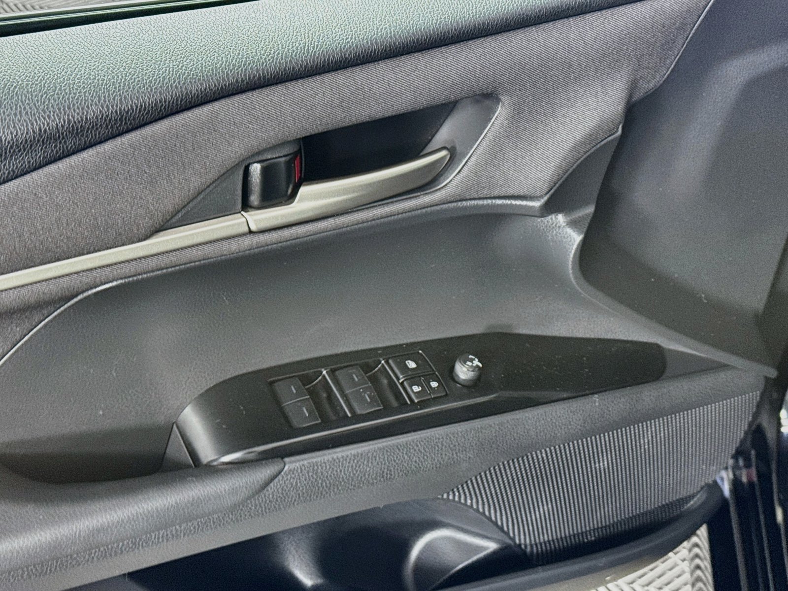 Used 2025 Toyota Camry LE FWD image 14