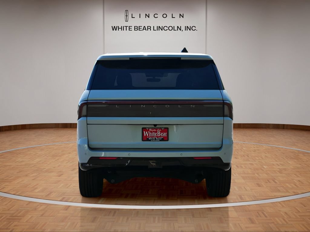 Certified 2025 Lincoln Navigator Black Label AWD/4WD image 6