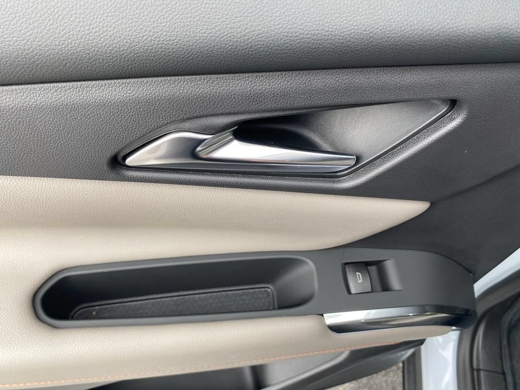 New 2026 Chevrolet Traverse LT w/ Driver Confidence Package FWD image 17
