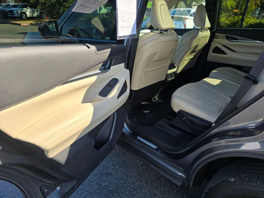 Certified 2023 INFINITI QX60 Luxe w/ Cargo Package image 15