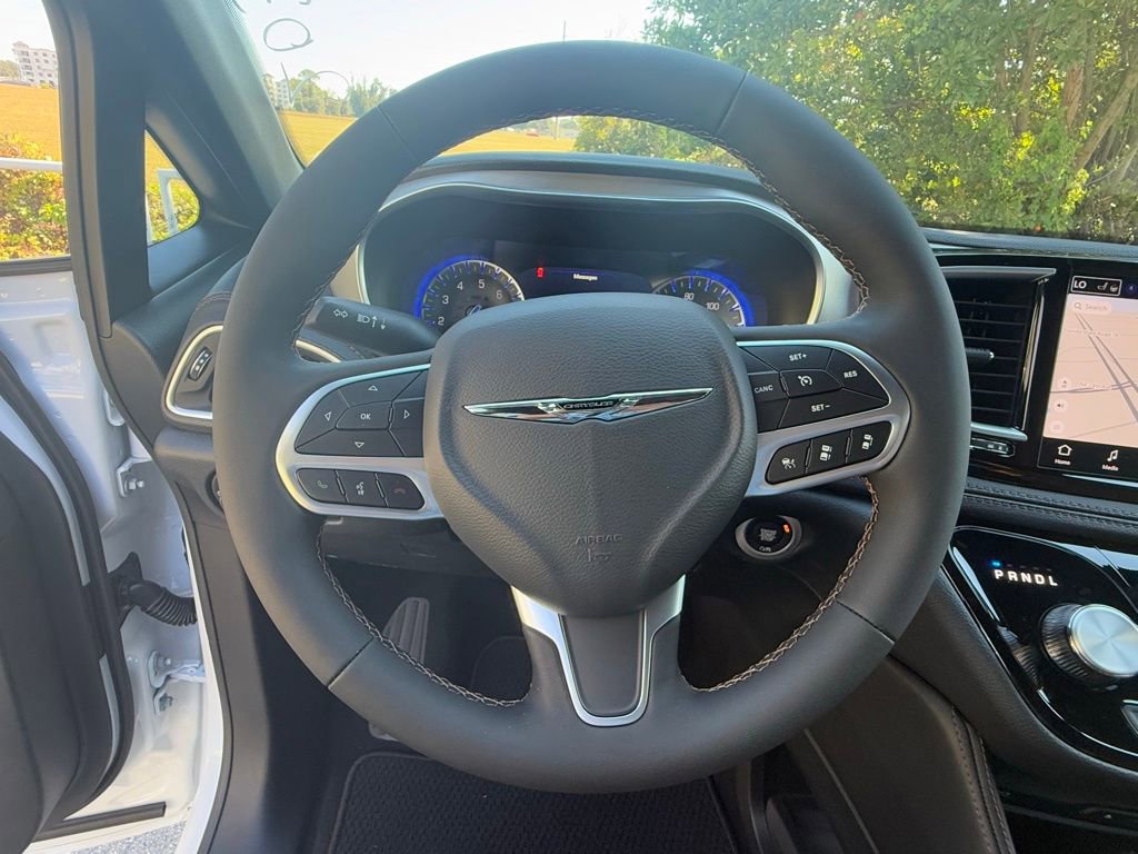 New 2026 Chrysler Pacifica Pinnacle image 23