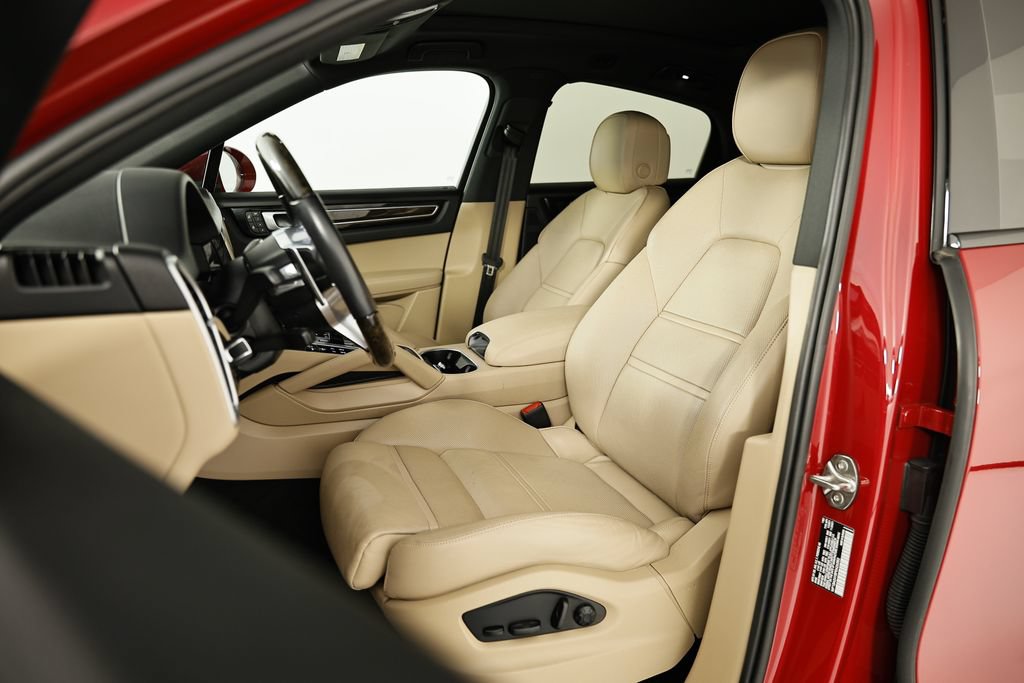 Certified 2023 Porsche Cayenne Coupe AWD/4WD image 5