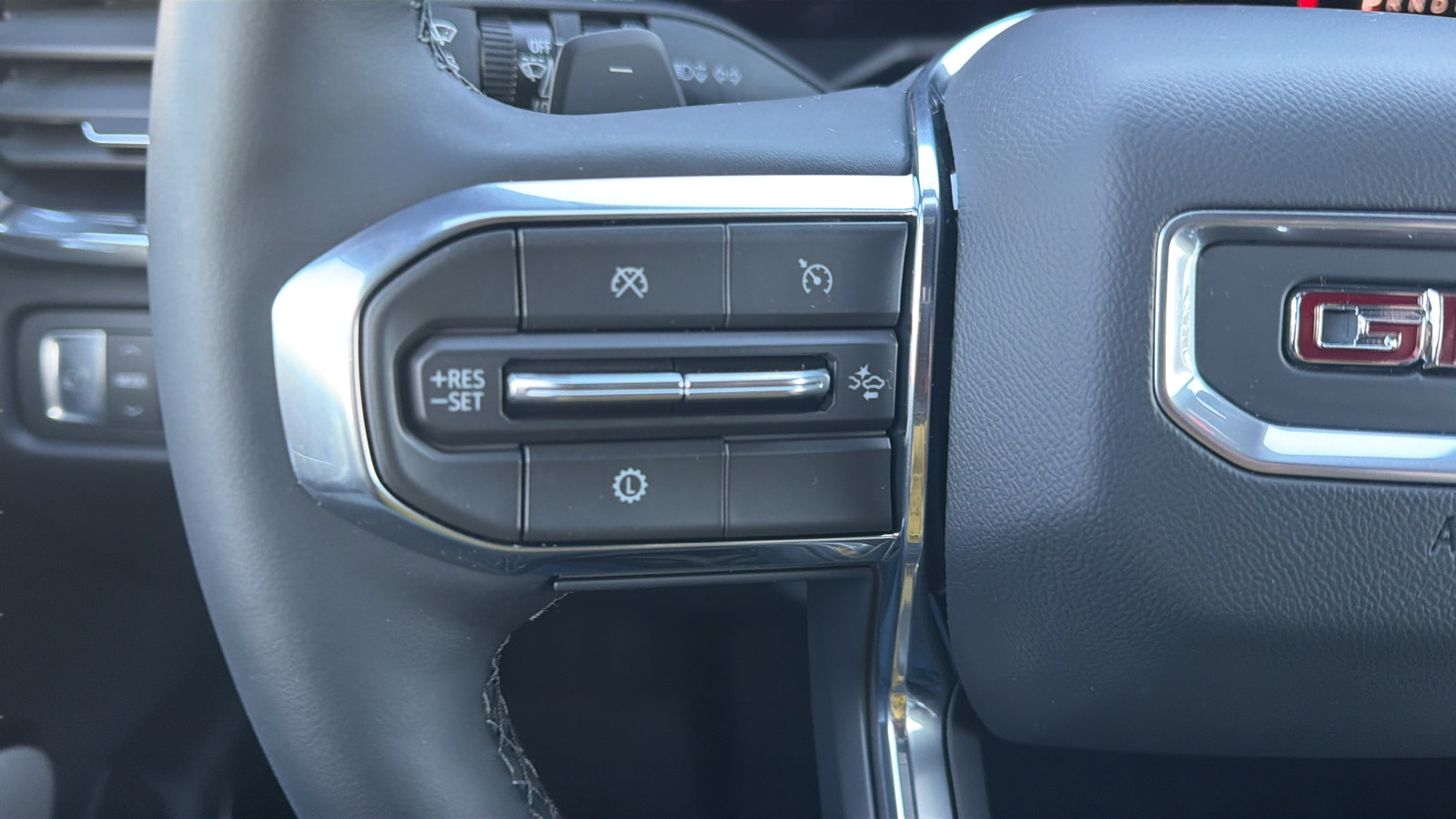 New 2026 GMC Acadia Elevation w/ Elevation Premium Package FWD image 18