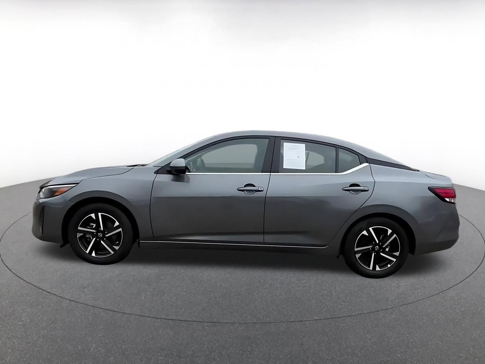 Used 2025 Nissan Sentra SV image 9