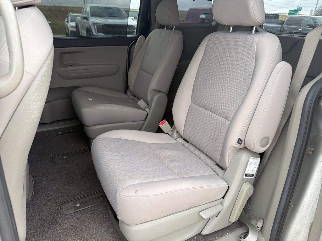 Used 2016 Kia Sedona LX w/ LX Convenience Package image 10