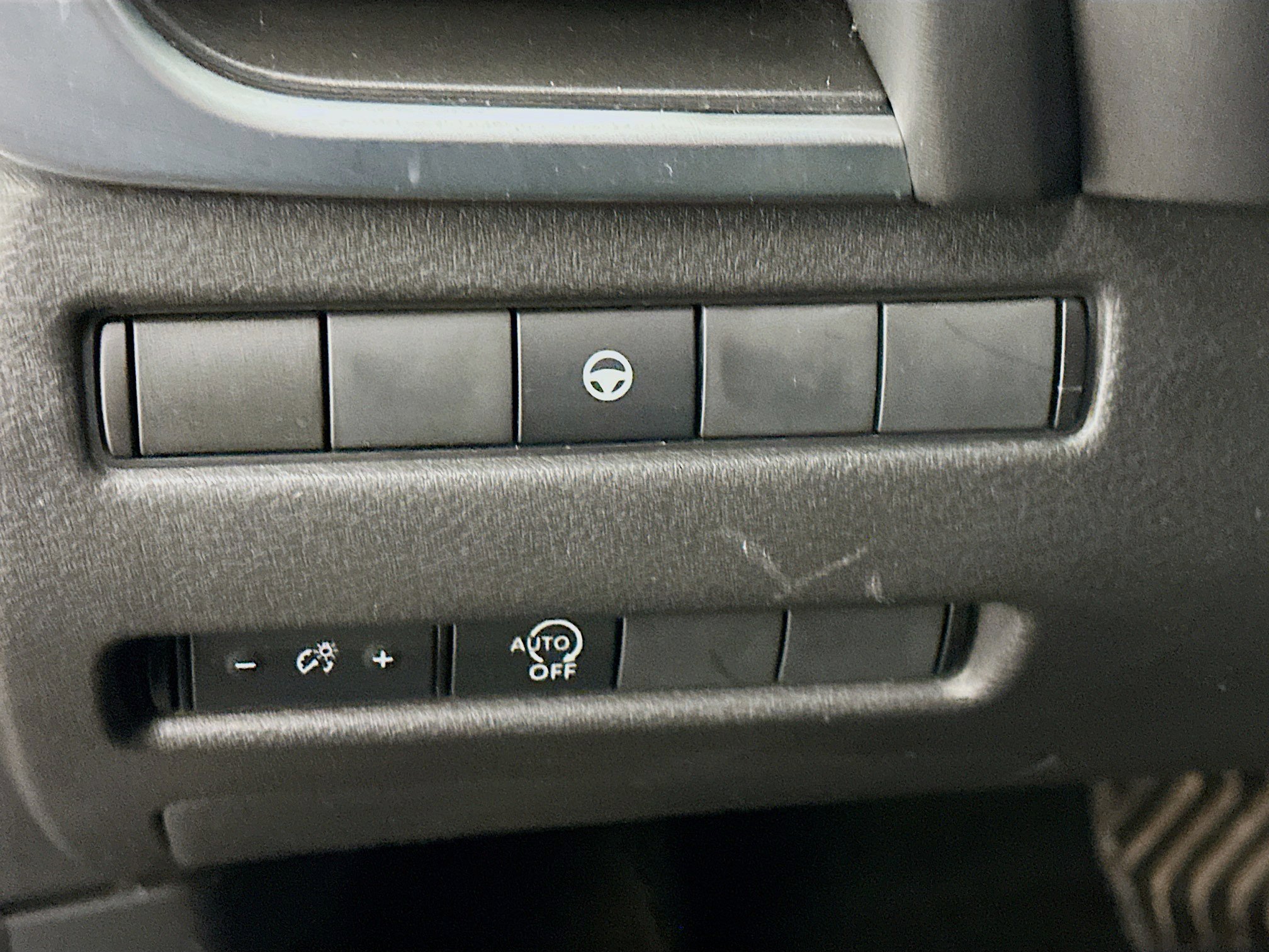 Used 2023 Nissan Rogue SV AWD/4WD image 17