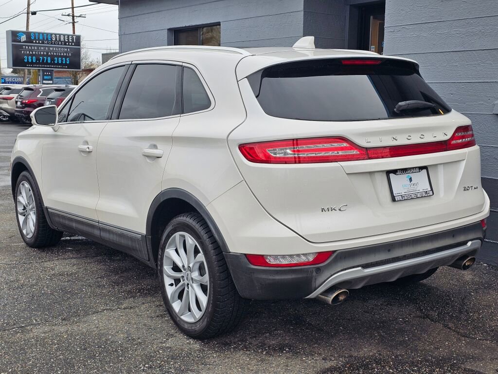 Used 2017 Lincoln MKC Select w/ Select Plus Package AWD/4WD image 3