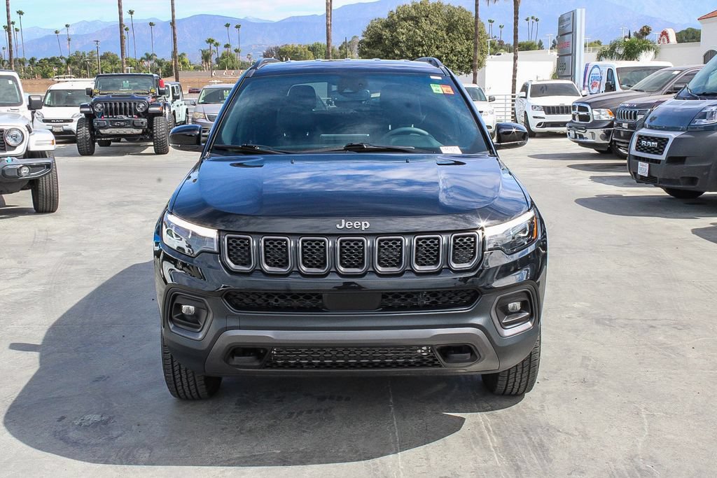 Used 2023 Jeep Compass Trailhawk w/ Trailhawk Elite Group AWD/4WD image 3