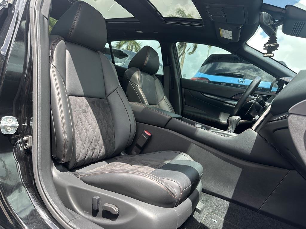 Used 2023 Nissan Maxima SR w/ Sport Mat Group FWD image 22