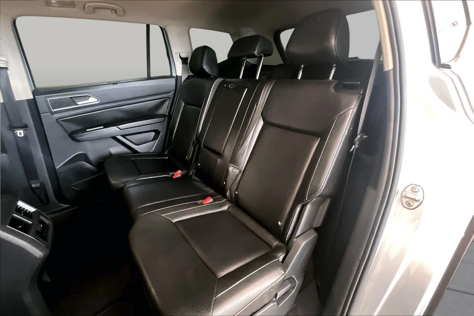 Used 2018 Volkswagen Atlas SEL FWD image 18