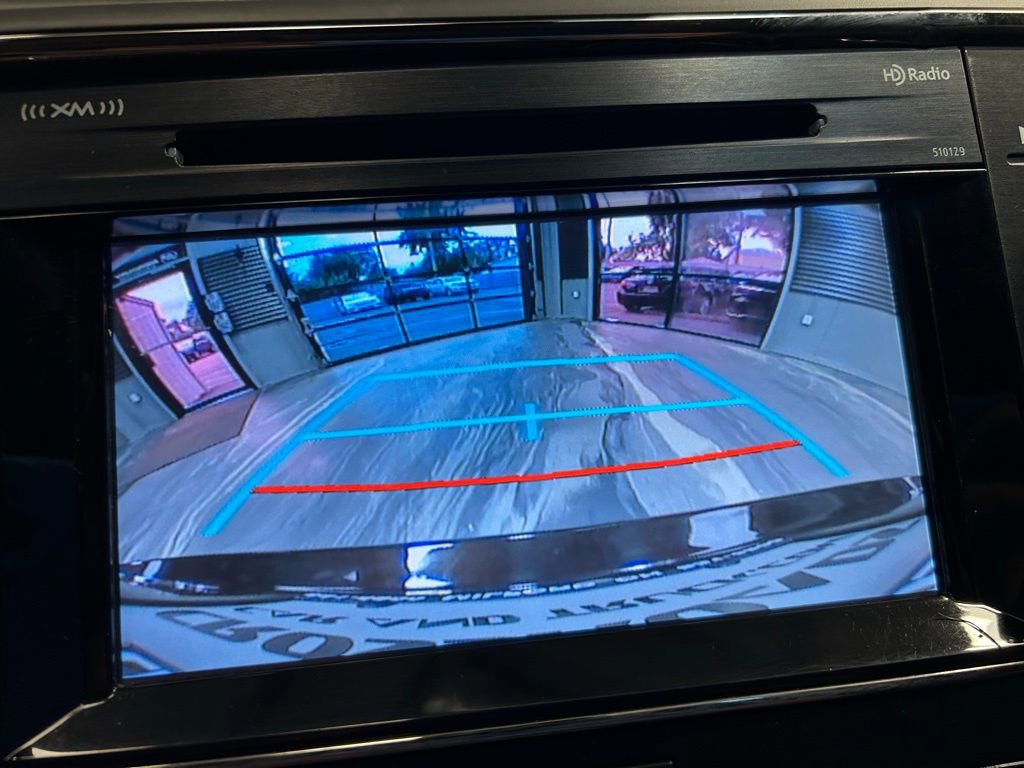 Used 2018 Toyota Avalon XLE image 19