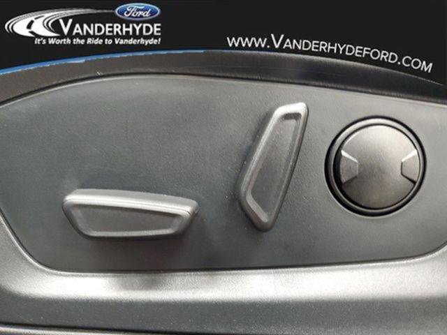 Used 2023 Ford Explorer XLT w/ Equipment Group 202A image 19