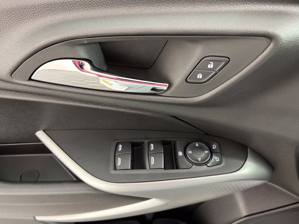 New 2026 Chevrolet Trax LS w/ LS Convenience Package FWD image 20