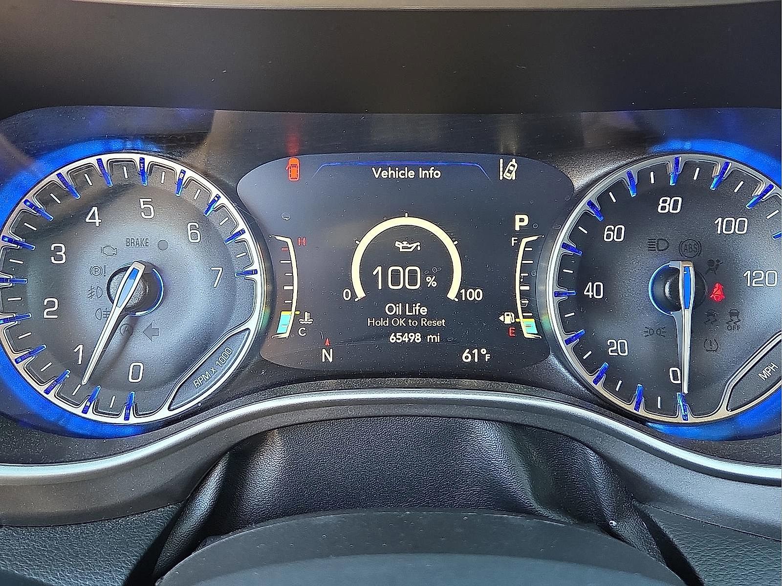 Used 2023 Chrysler Pacifica Touring-L image 23