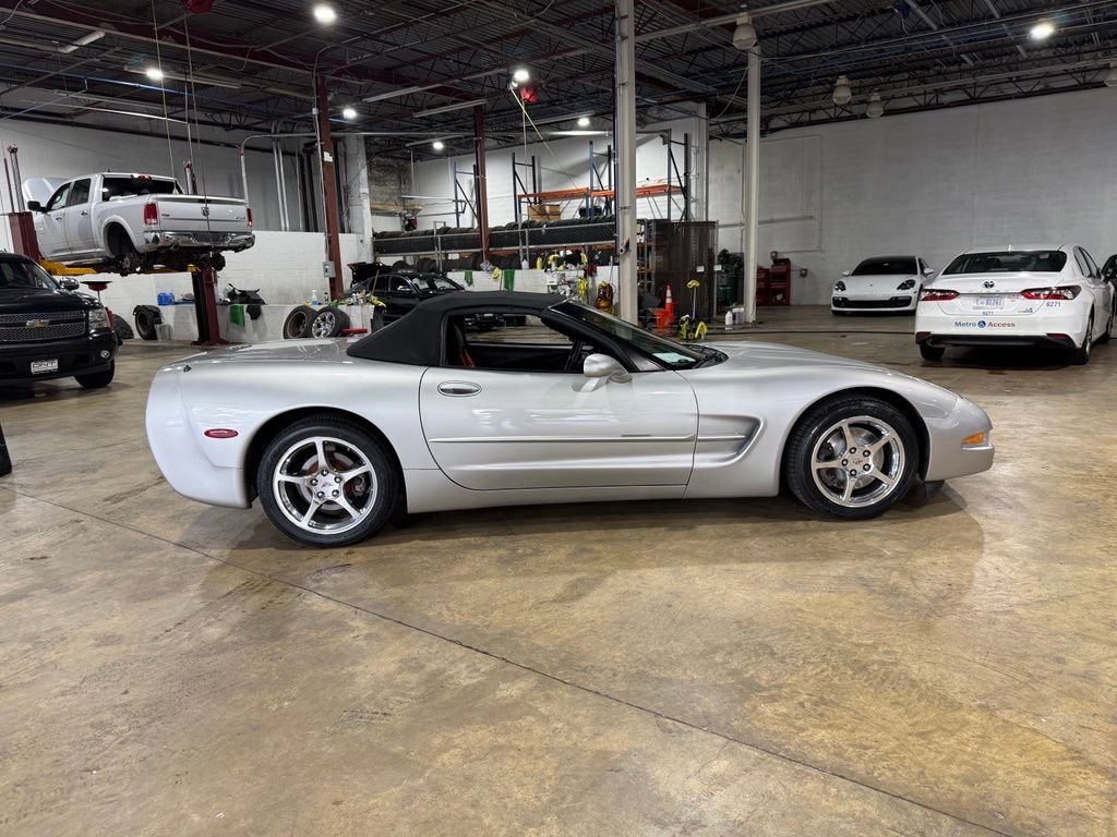Used 2004 Chevrolet Corvette Convertible w/ Preferred Equipment Group RWD image 5