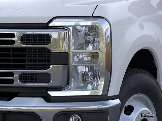 New 2025 Ford F350 XL w/ XL Chrome Package image 18