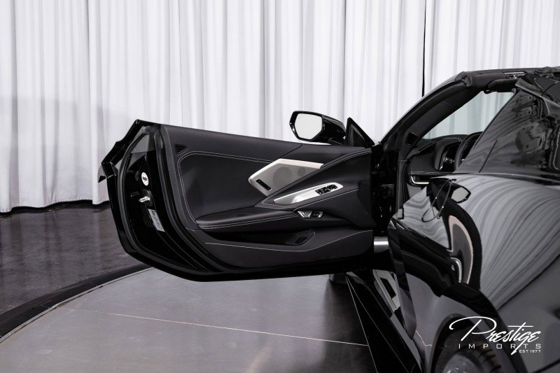 Used 2025 Chevrolet Corvette Stingray Preferred Cpe w/ 2LT image 31