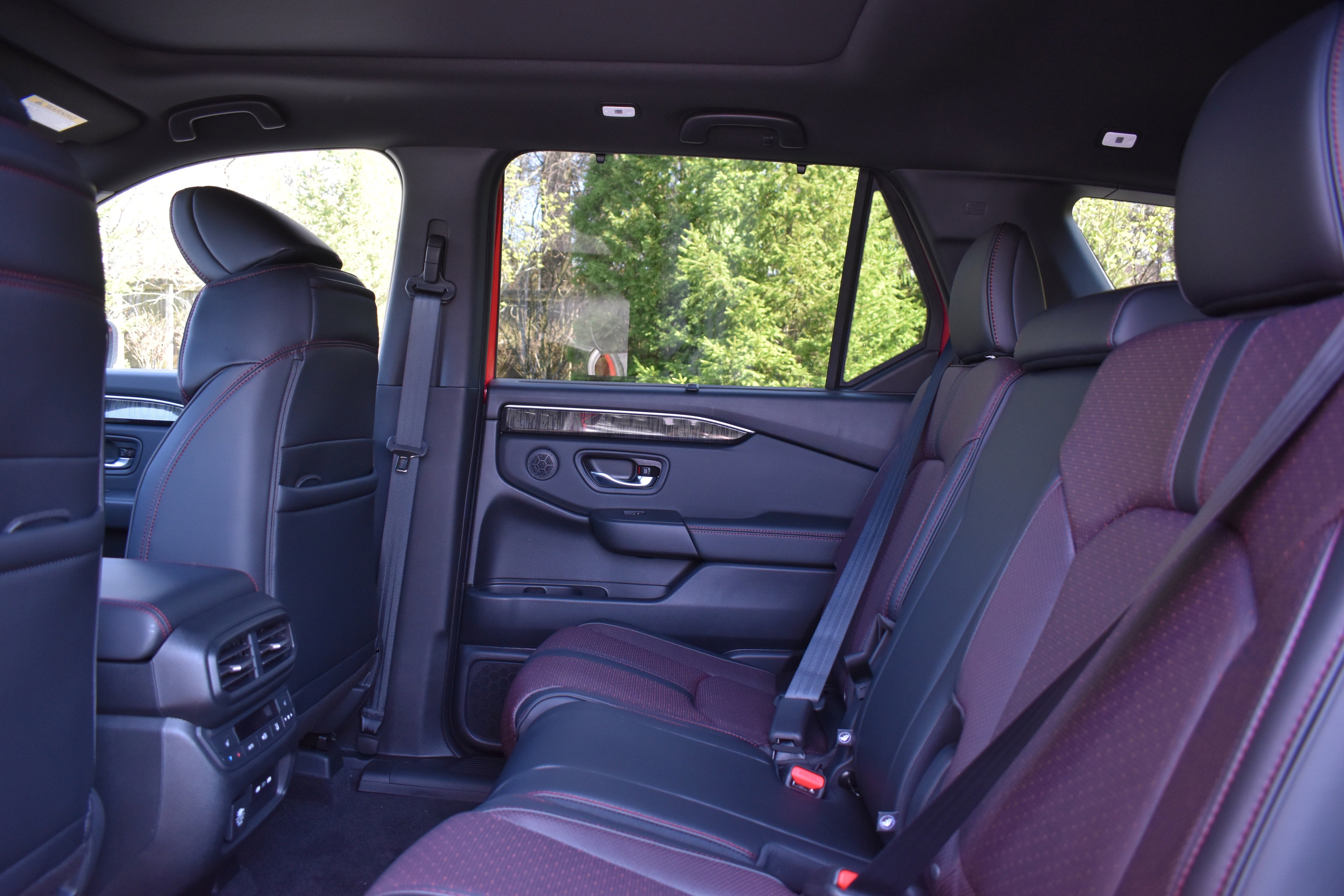 New 2025 Honda Pilot Black Edition image 24