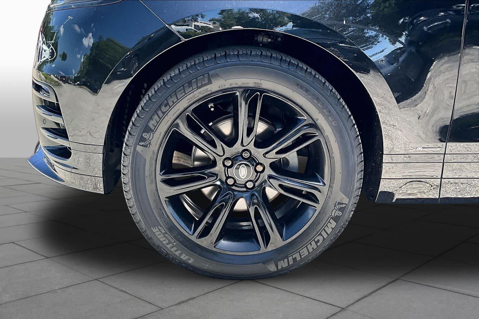 Used 2020 Land Rover Range Rover Velar R-Dynamic S AWD/4WD image 11