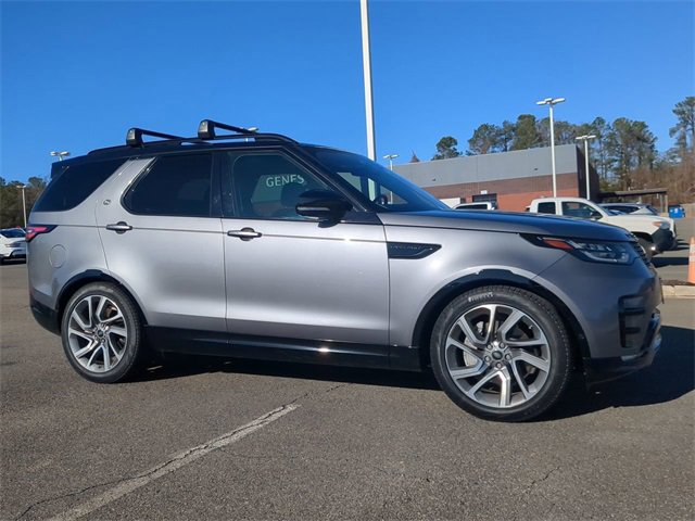 Used 2020 Land Rover Discovery Landmark image 2