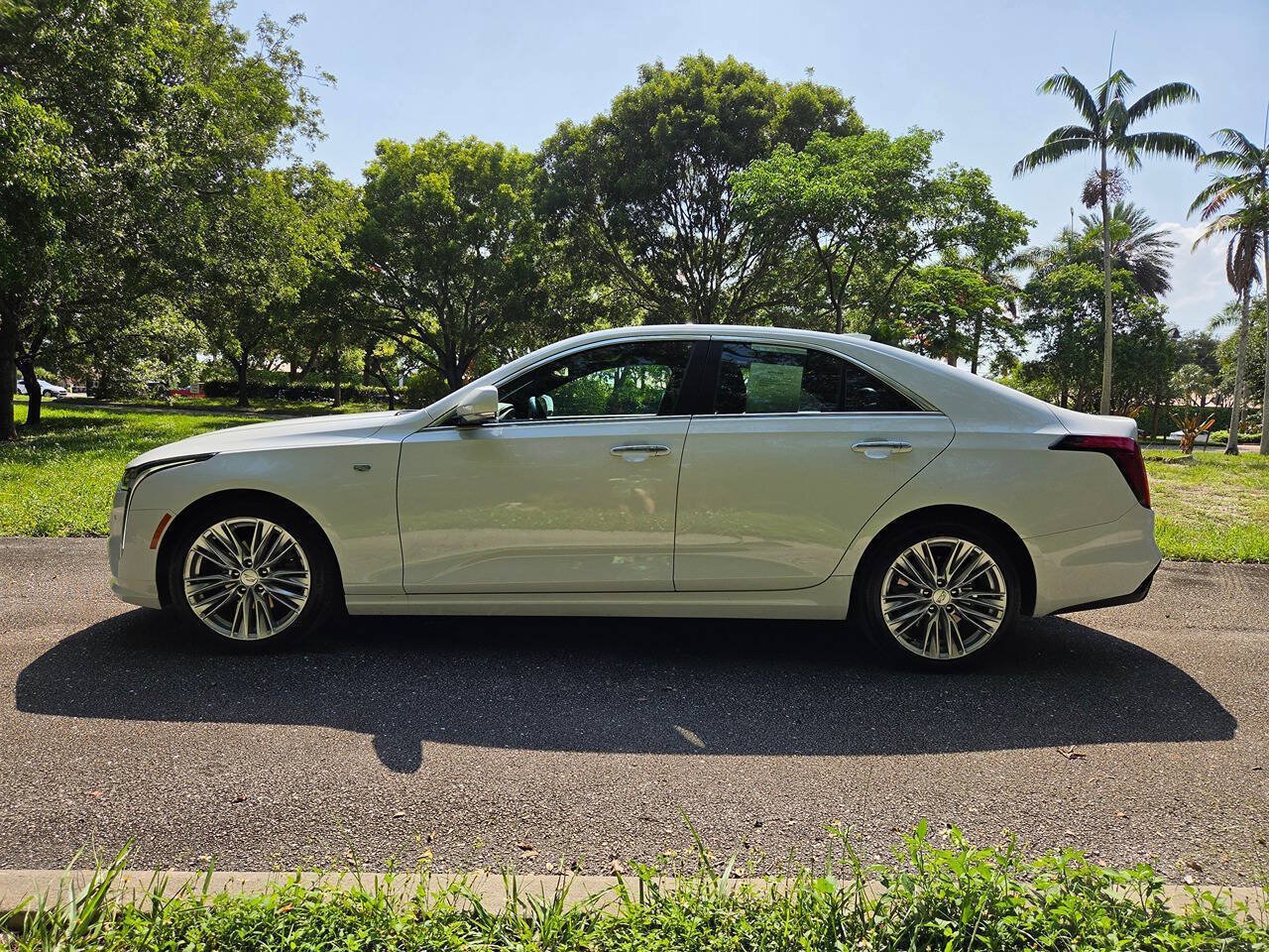 Used 2026 Cadillac CT4 Premium Luxury RWD image 4