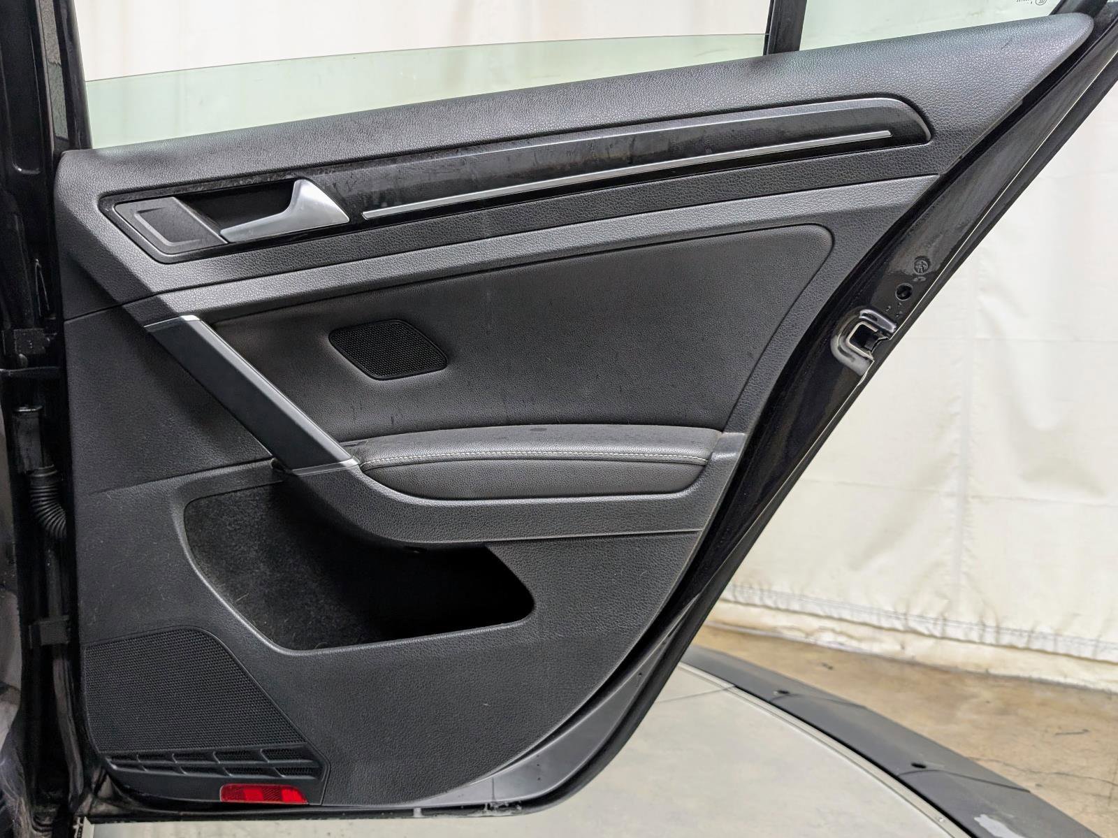 Used 2019 Volkswagen Golf 4-Door image 21