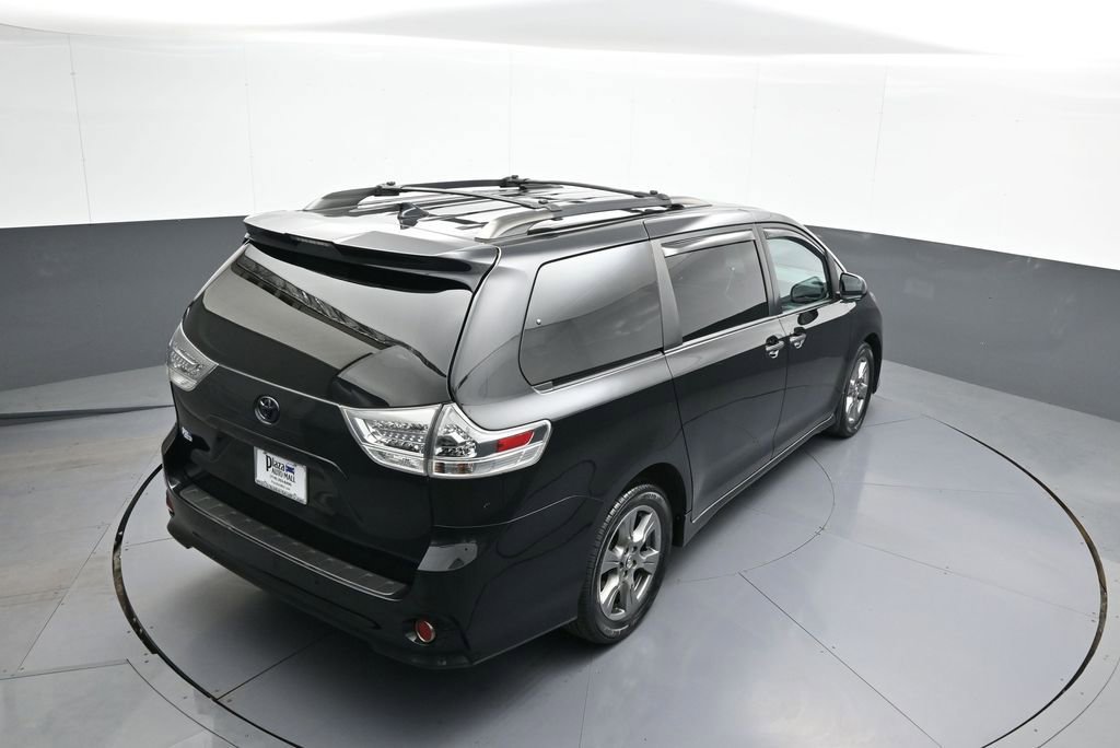 Certified 2019 Toyota Sienna SE w/ SE Preferred Package AWD/4WD image 41